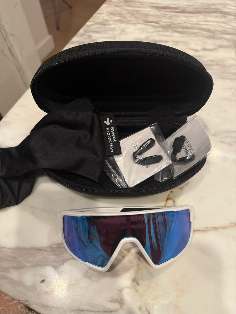 White Frame Blue Mirrored VR/AR Protective Goggles with Hard Case
